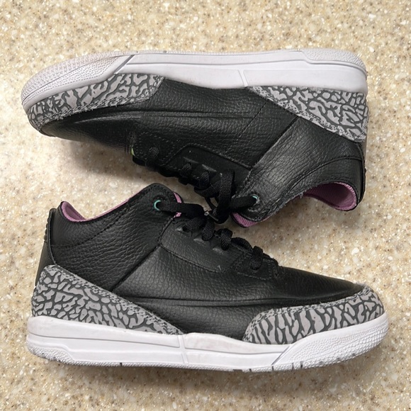 Little Kid's Jordan 3 Retro SE Black/White-Electric Green Size 3y. - Picture 1 of 5